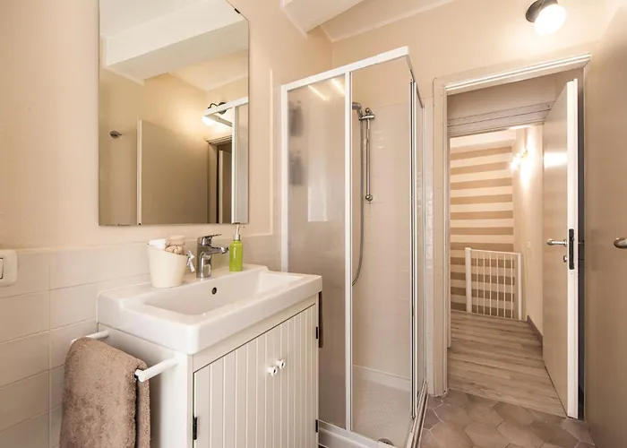 Reggio Center Lovely *